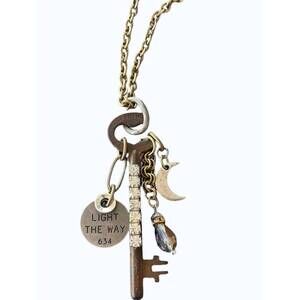 NEW BELLE VIA women's vintage skeleton key necklace in gold/infinity